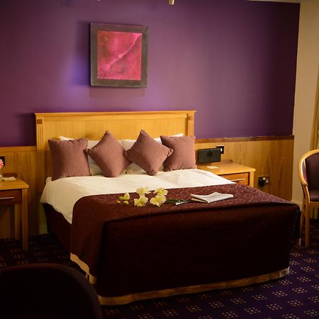 Bush Hotel County Leitrim Buitenkant foto