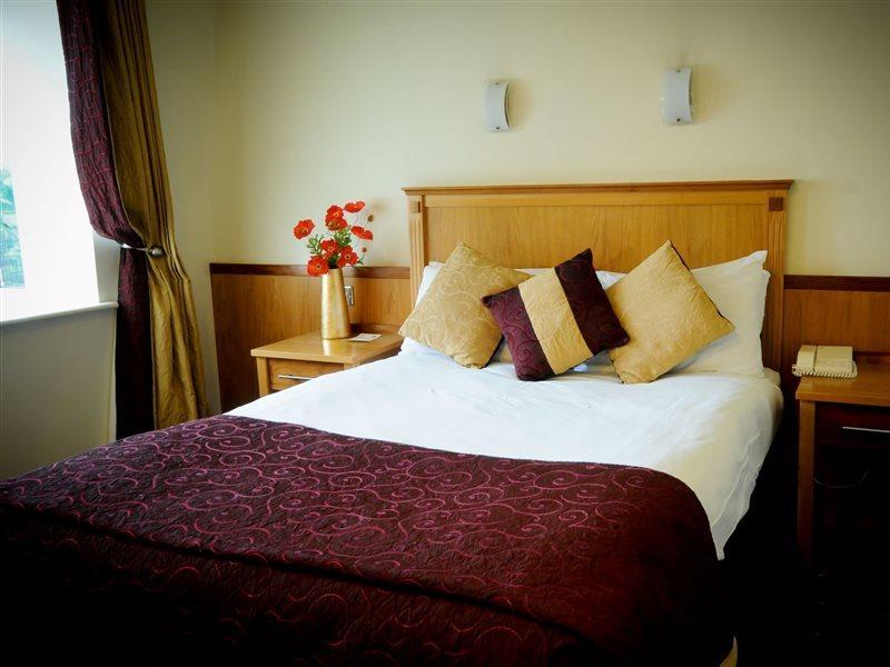 Bush Hotel County Leitrim Buitenkant foto