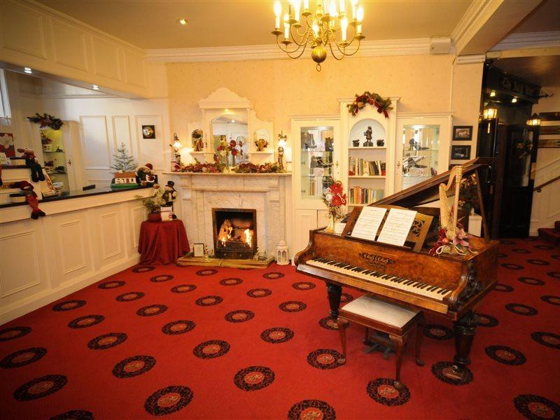 Bush Hotel County Leitrim Buitenkant foto