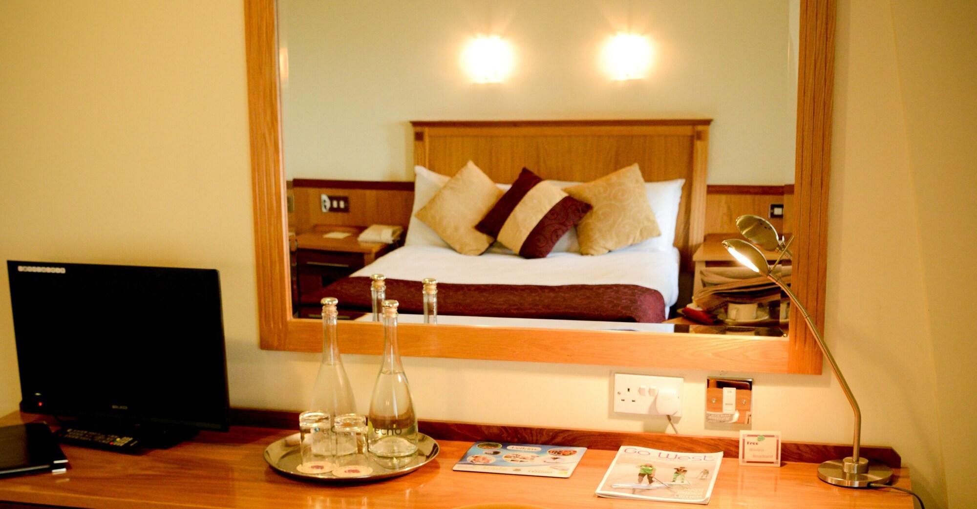 Bush Hotel County Leitrim Buitenkant foto