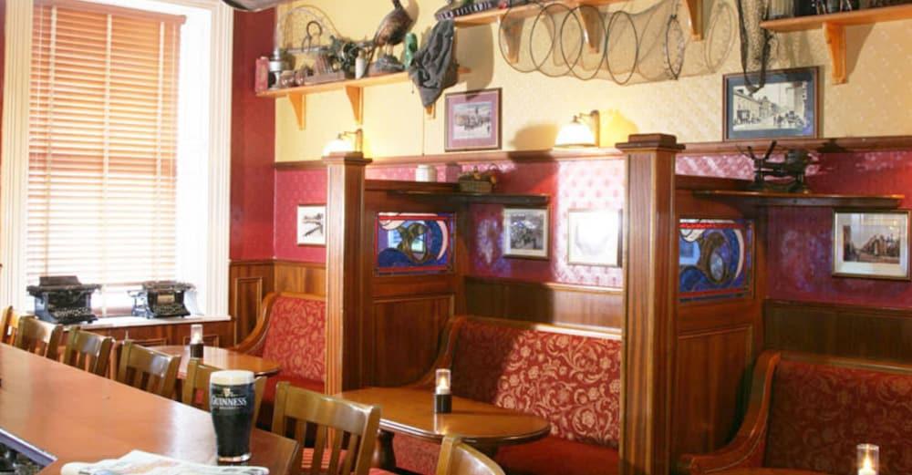 Bush Hotel County Leitrim Buitenkant foto