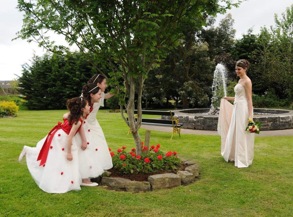 Bush Hotel County Leitrim Buitenkant foto