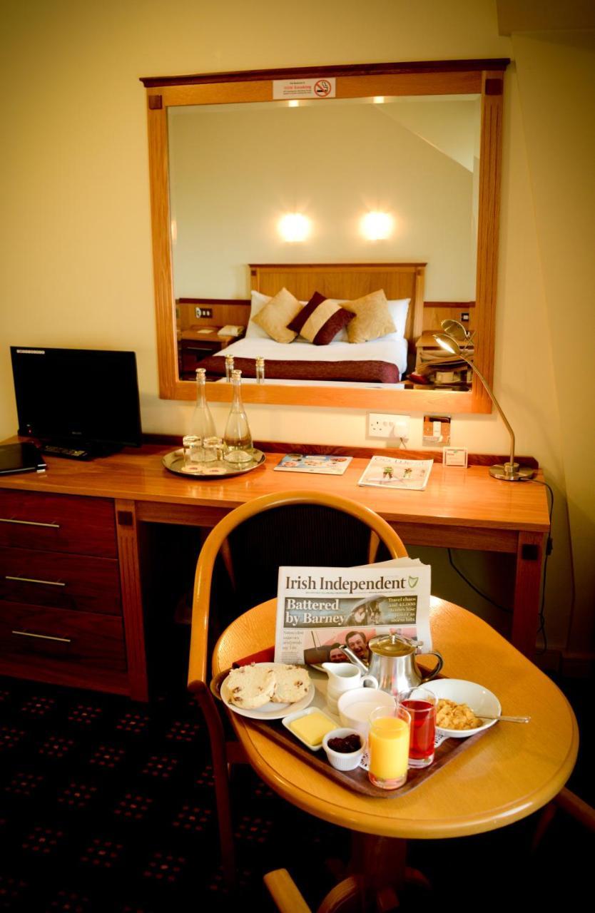 Bush Hotel County Leitrim Buitenkant foto