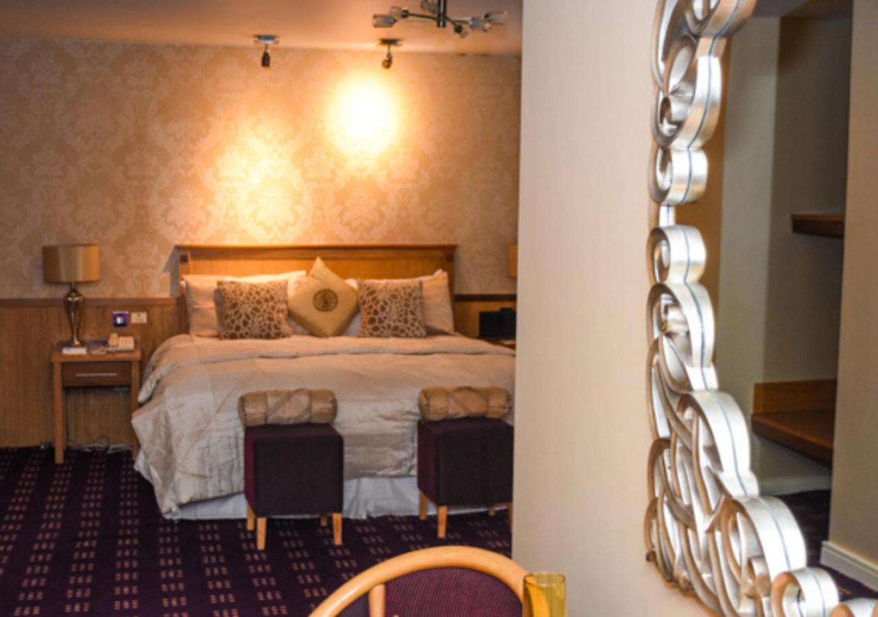 Bush Hotel County Leitrim Buitenkant foto