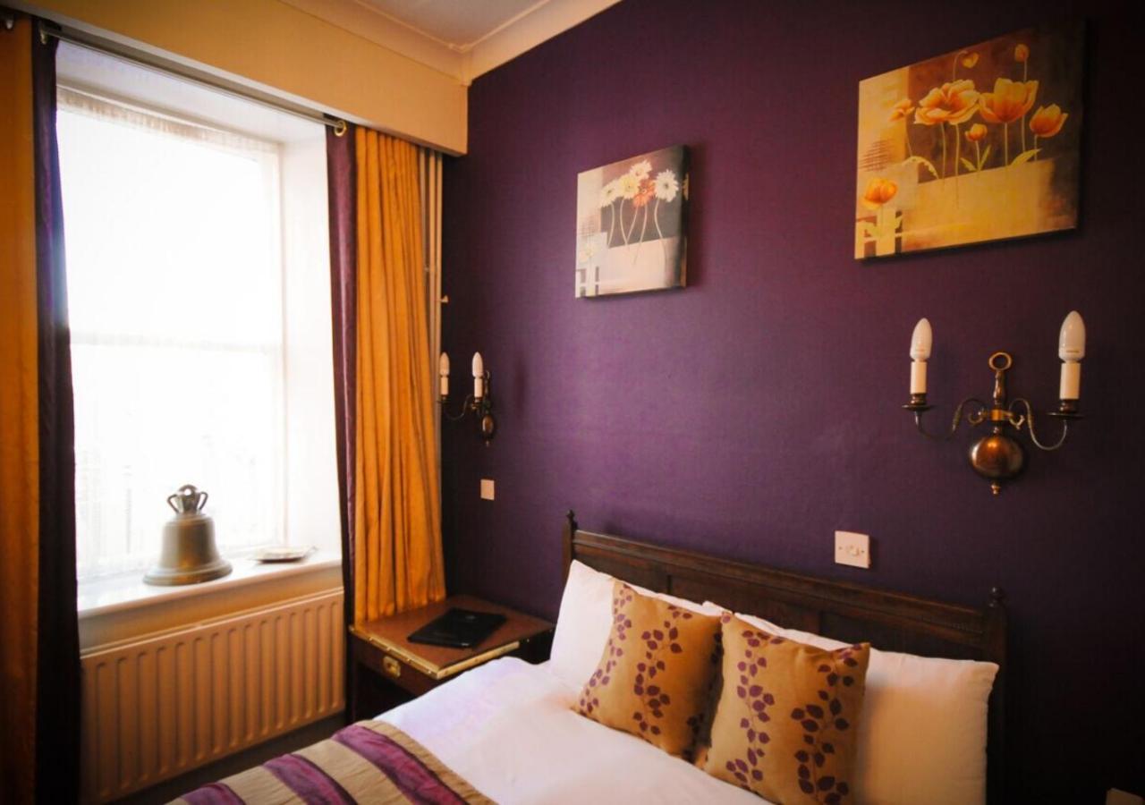 Bush Hotel County Leitrim Buitenkant foto