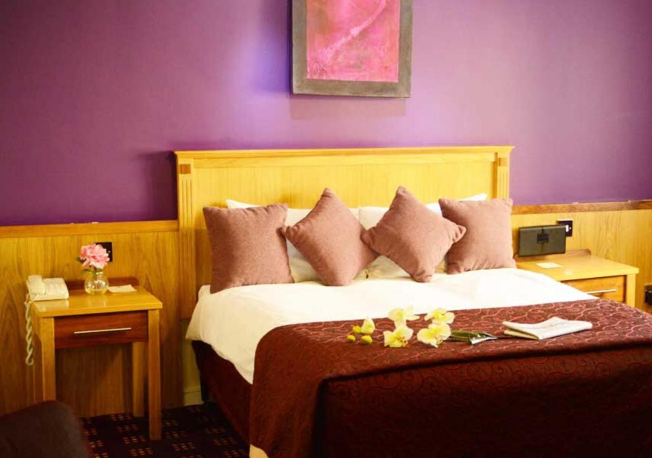 Bush Hotel County Leitrim Buitenkant foto